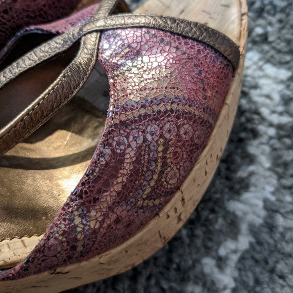 Beautiful boho wedges- EUC-sz 9.5 - Picture 2 of 6